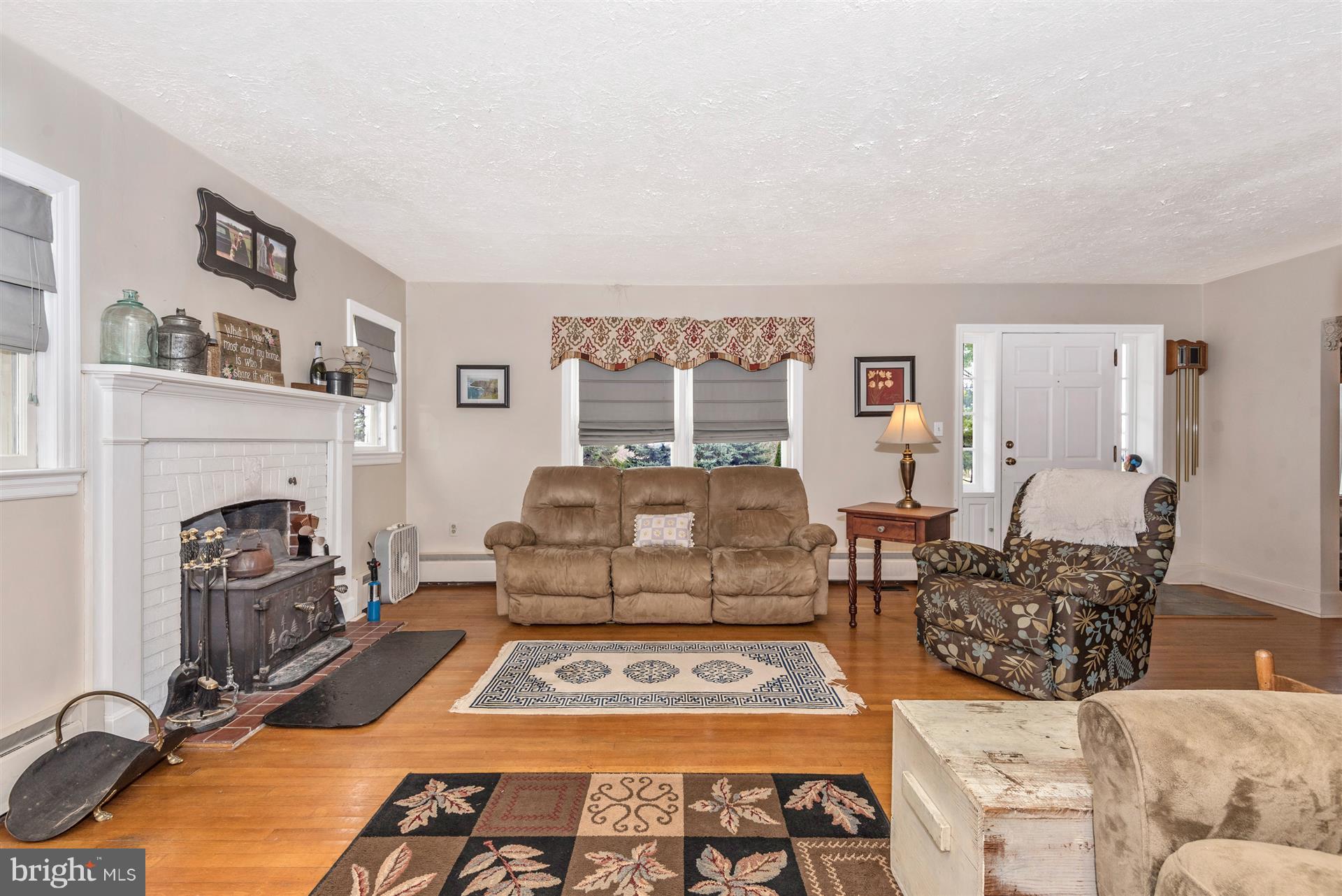 10748 Green Valley Road Union Bridge, MD 21791 - Photo 6 of 30 Living Room