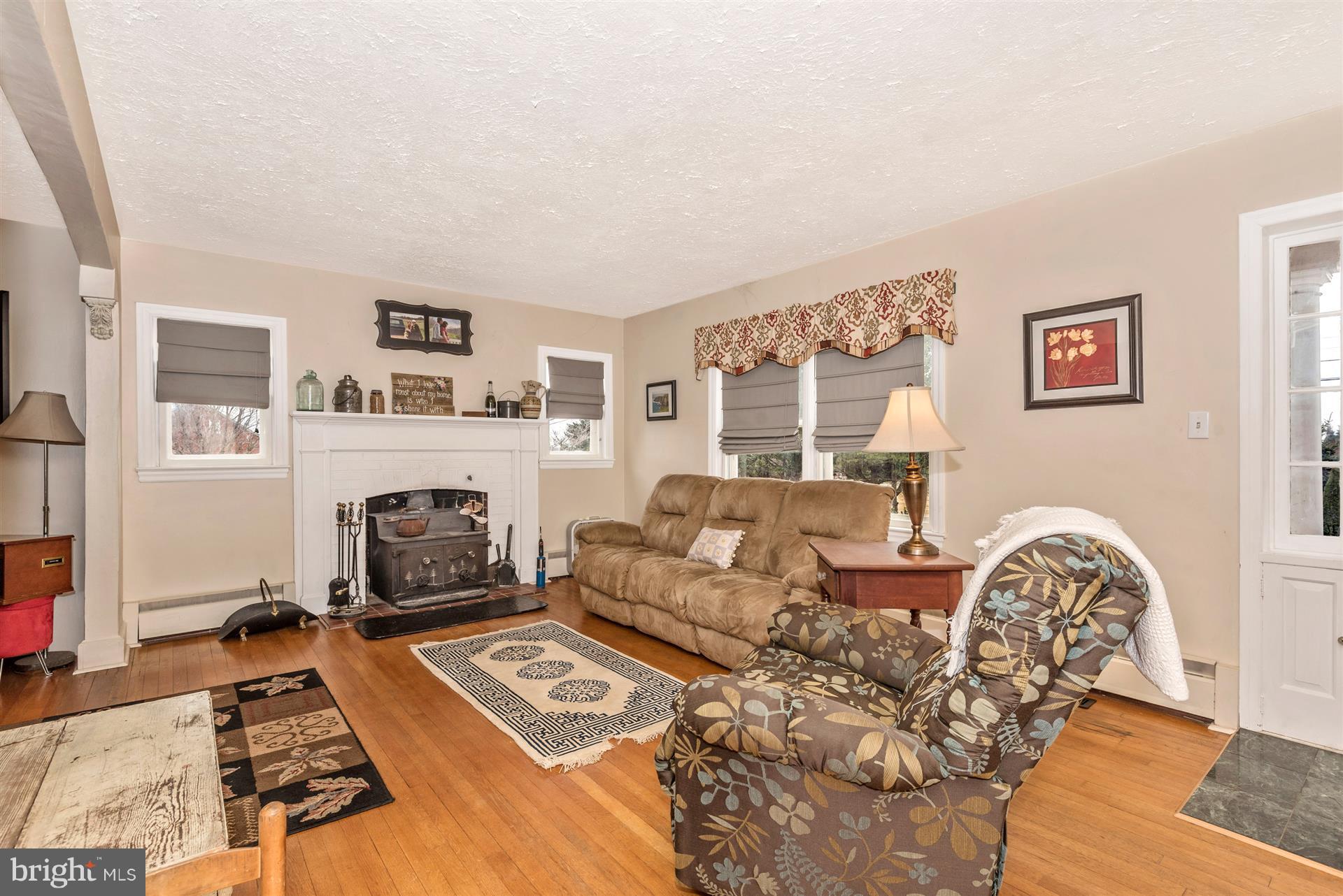 10748 Green Valley Road Union Bridge, MD 21791 - Photo 7 of 30 Living Room