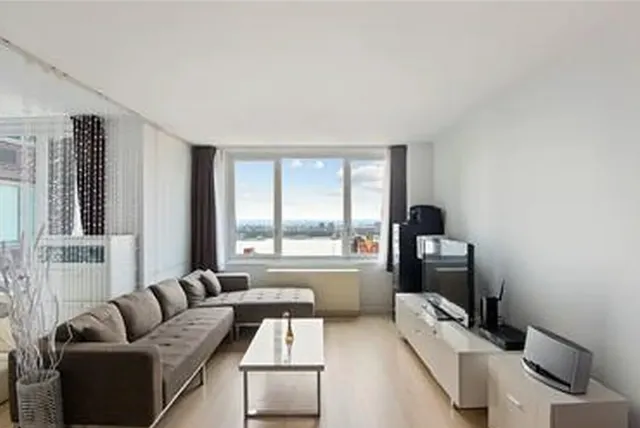 $4,600 | 322 West 57th Street, Unit 48F | Hell's Kitchen