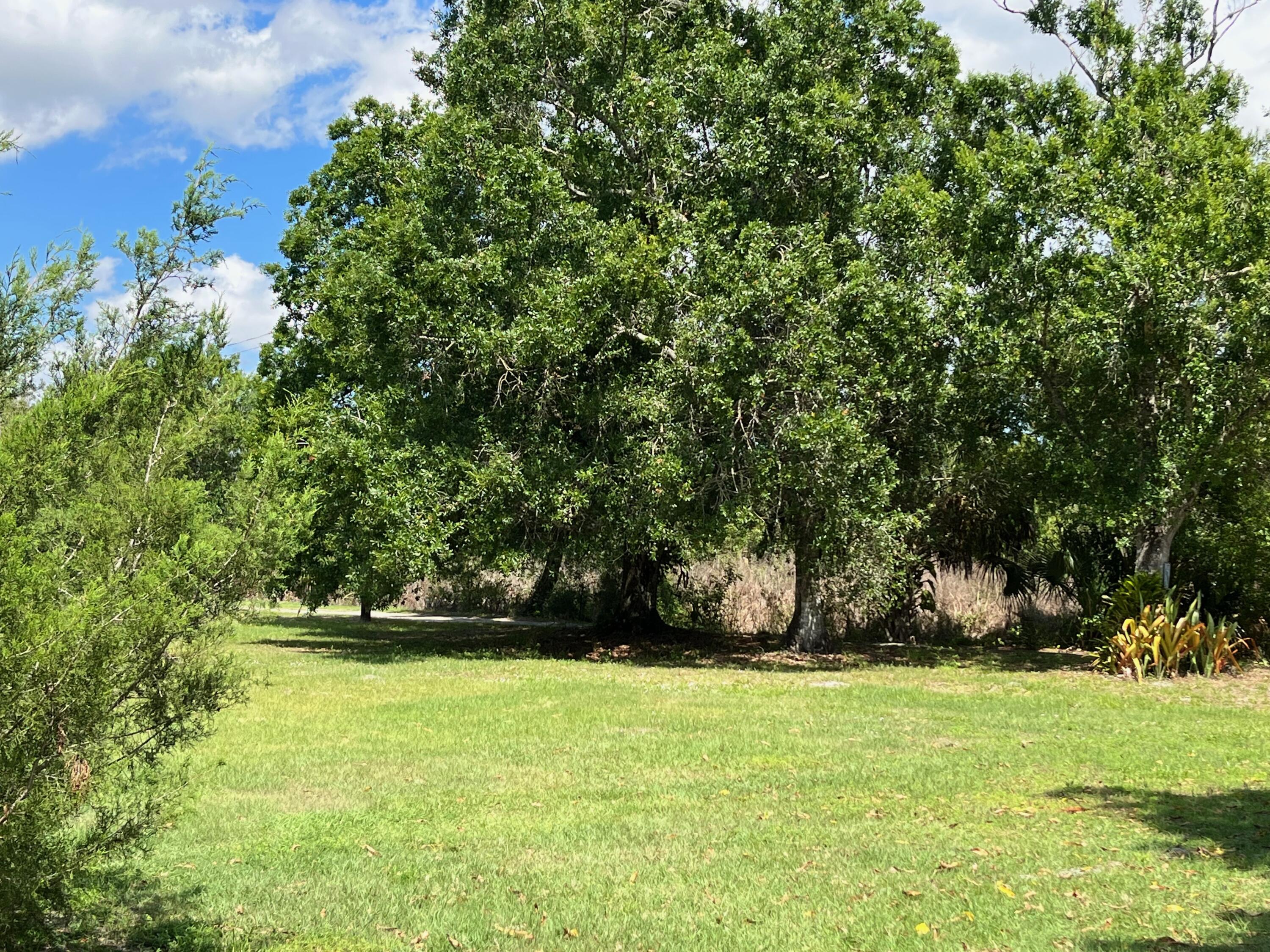 11516 Okeechobee Road Fort Pierce, FL 34945 - Photo 11 of 27 Open Space