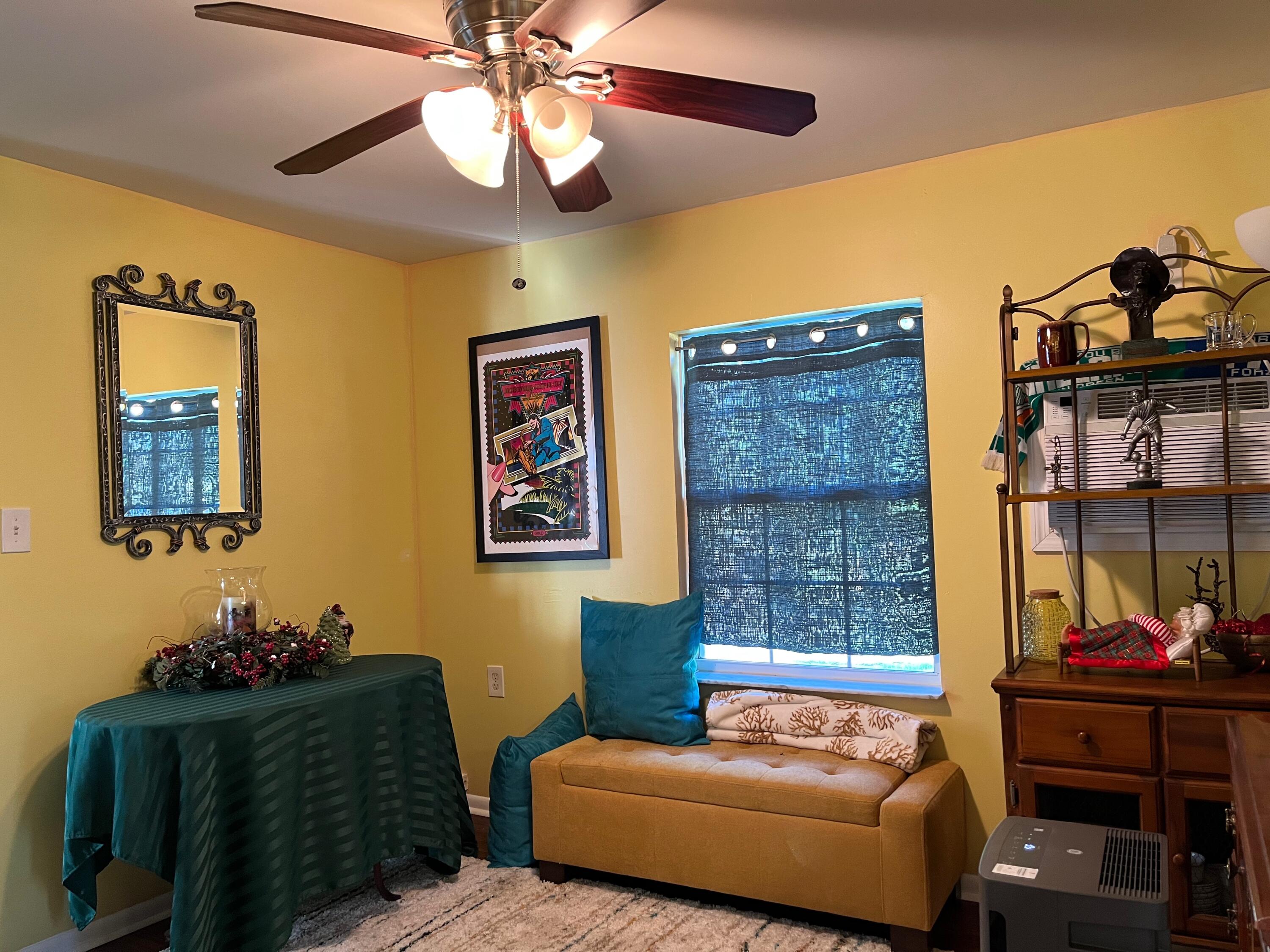 11516 Okeechobee Road Fort Pierce, FL 34945 - Photo 18 of 27 Dining Room