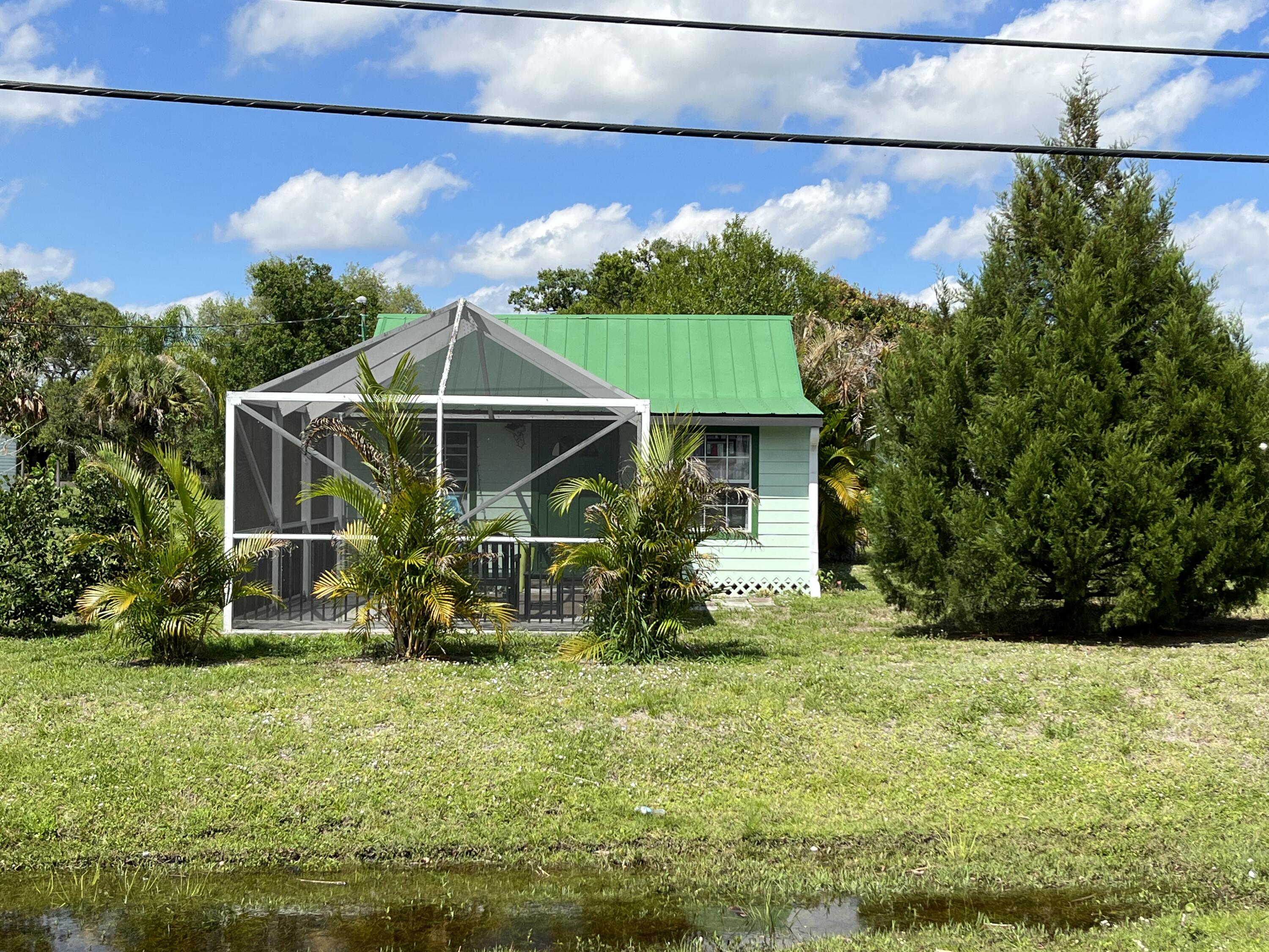 11516 Okeechobee Road Fort Pierce, FL 34945 - Photo 4 of 27 Front View