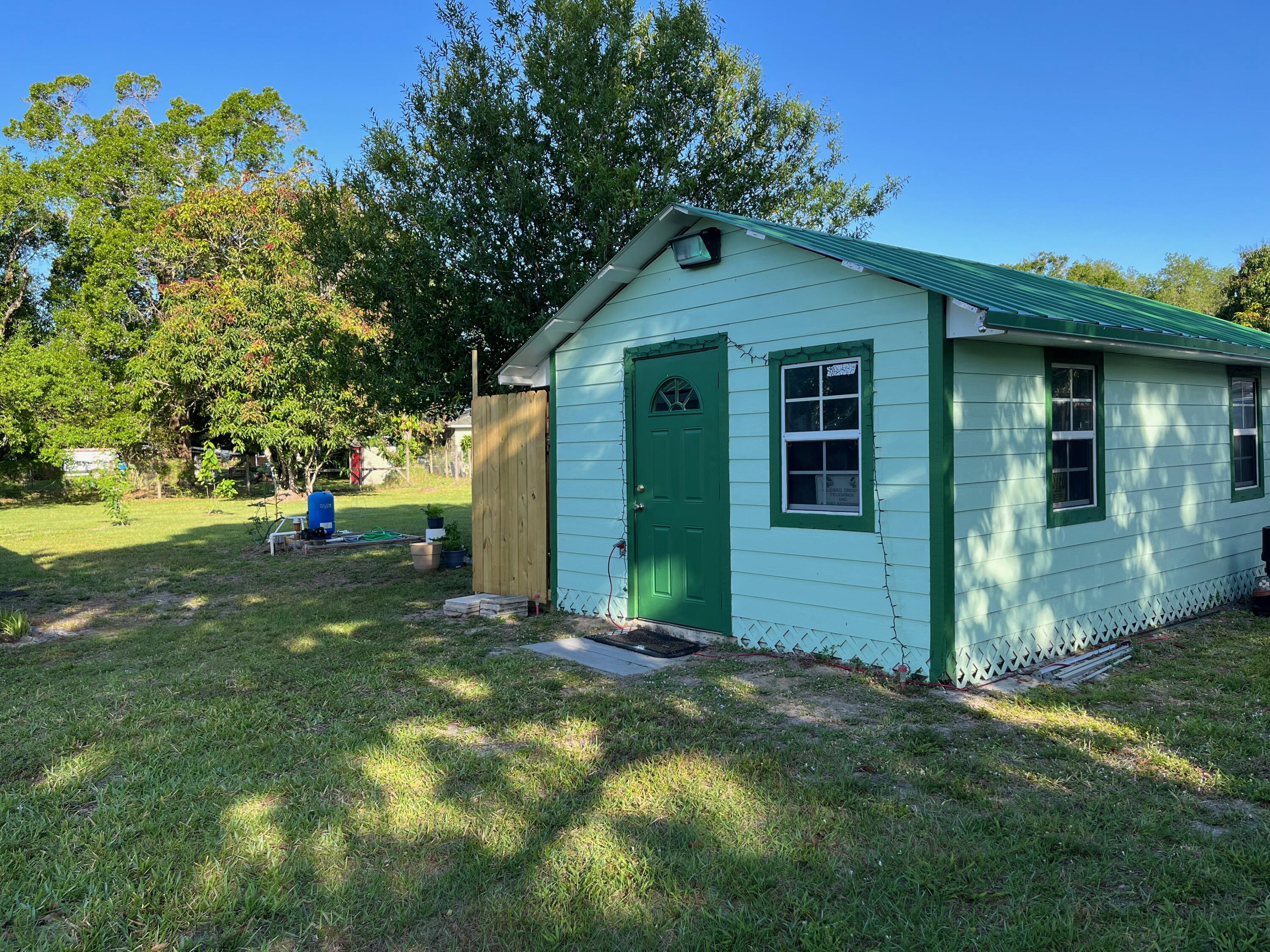 11516 Okeechobee Road Fort Pierce, FL 34945 - Photo 8 of 27 Workshop