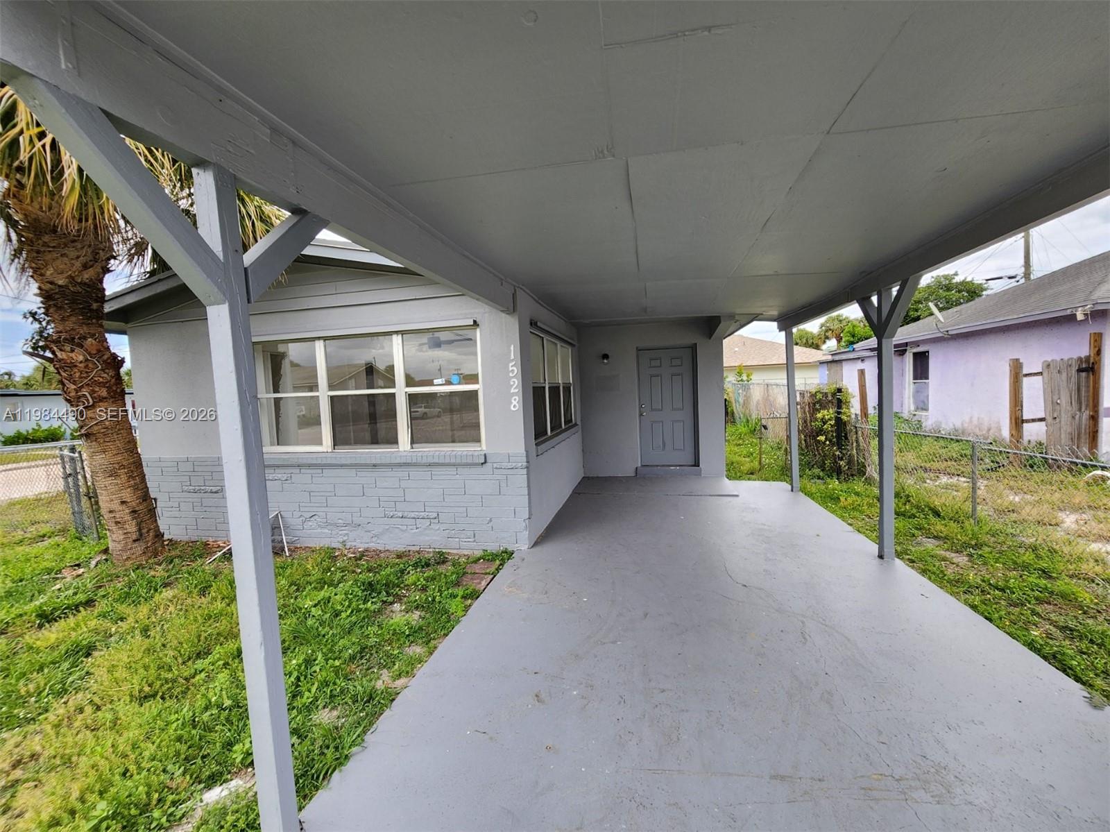 1528 S Avenue South Riviera Beach, FL 33404 - Photo 3 of 14