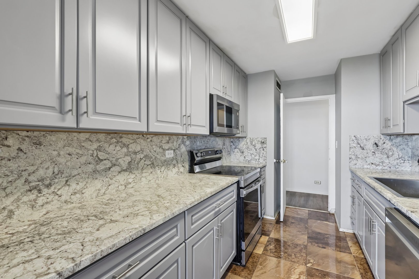 6301 North Sheridan Road, Unit 24E Chicago, IL 60660 - Photo 7 of 21