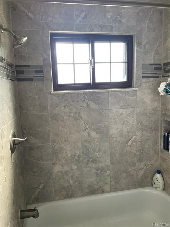 22271 Derby Road Woodhaven, MI 48183 - Photo 13 of 23