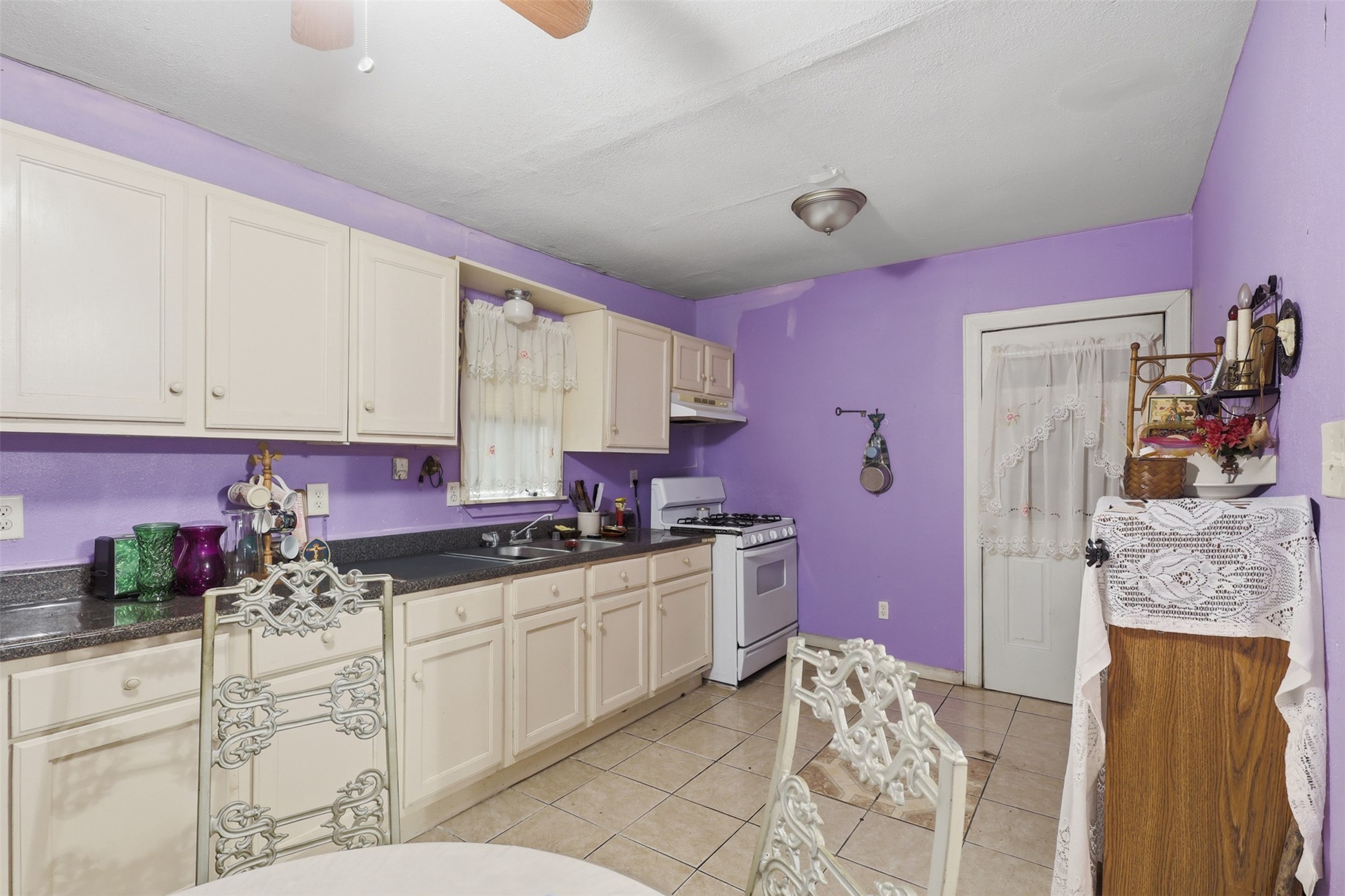 1914 Santa Rosa Street Houston, TX 77023 - Photo 9 of 18
