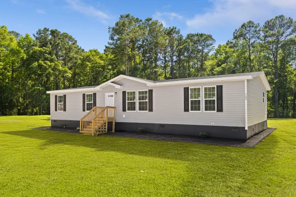 $315,000 | 743 Roscoe Court, Cross, SC 29436