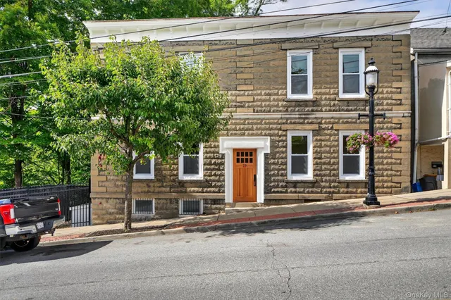 $2,675 | 79 Main Street, Unit 1W, Ossining, NY 10562