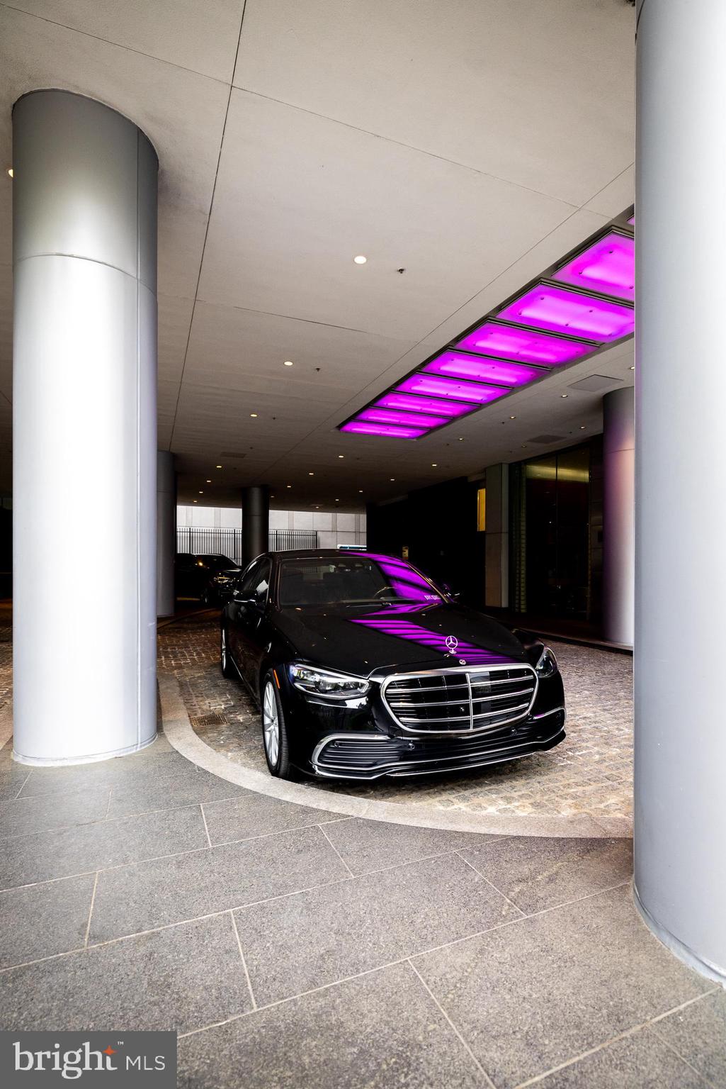 1414 South Penn Square, Unit PH1A Philadelphia, PA 19102 - Photo 9 of 20 a room with gym equipment