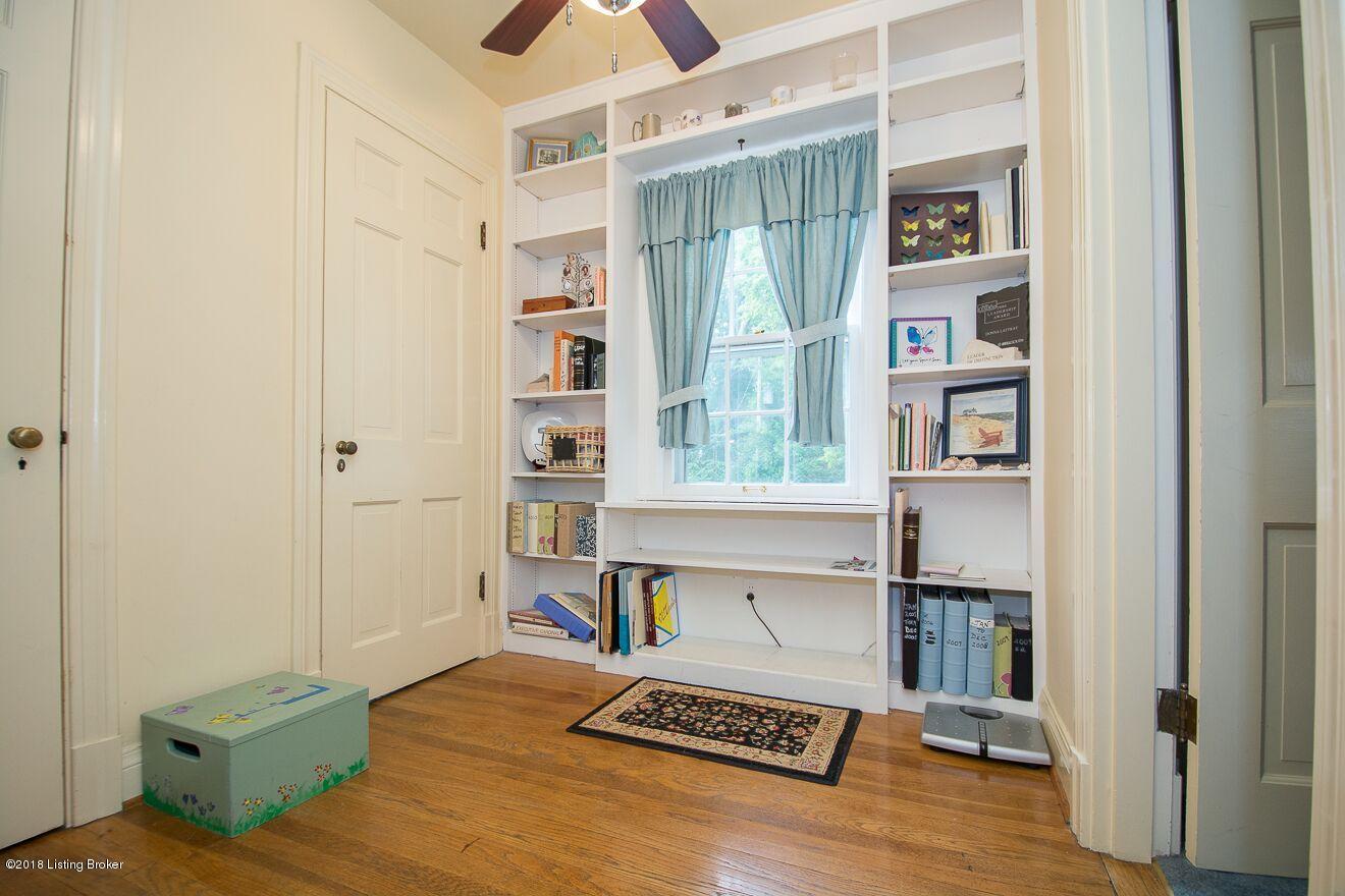 1632 Ruth Avenue Louisville, KY 40205 - Photo 14 of 23 Landing