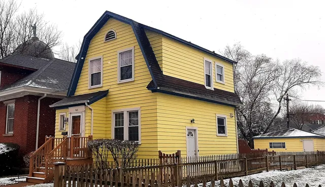 $399,000 | 743 South East Avenue, Oak Park, IL 60304