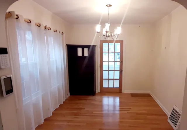 $399,000 | 743 South East Avenue, Oak Park, IL 60304