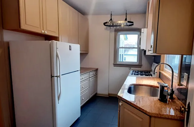 $399,000 | 743 South East Avenue, Oak Park, IL 60304