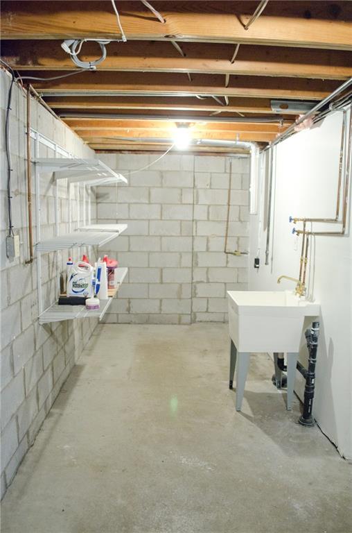2005 Clearfork Road Bridgeville, PA 15017 - Photo 22 of 25 Gallery Image 22