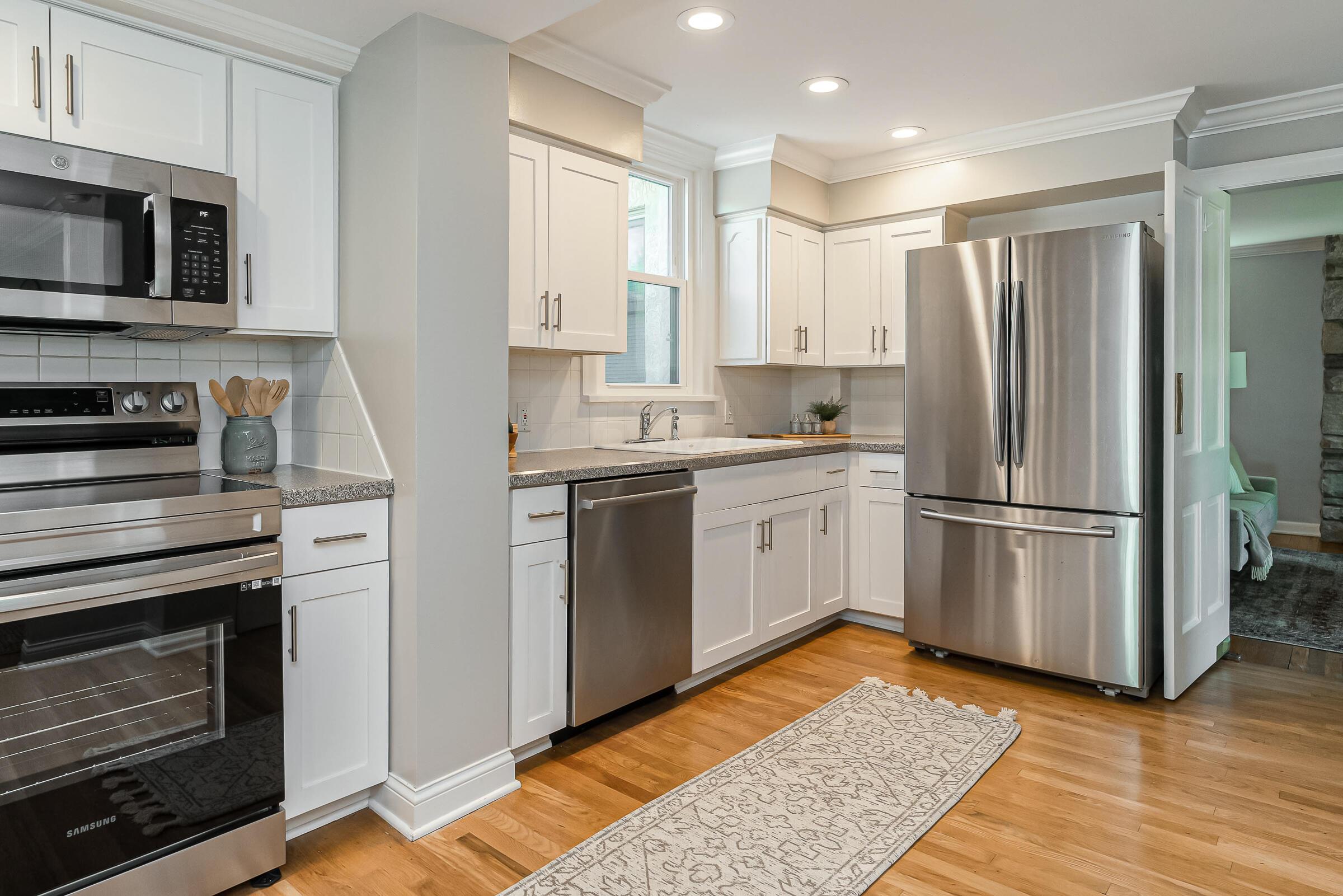 2176 Zollinger Road Columbus, OH 43221 - Photo 5 of 42 Kitchen