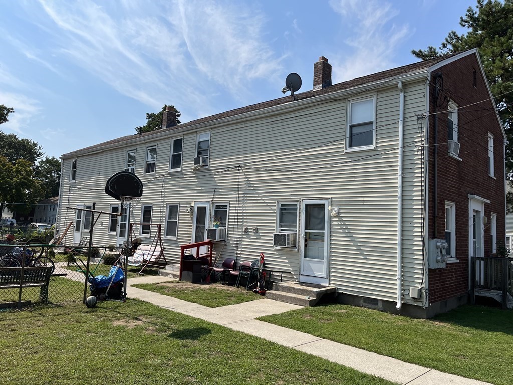 41-45 Baldwin Street Springfield, MA 01104 - Photo 4 of 6 Gallery Image 4