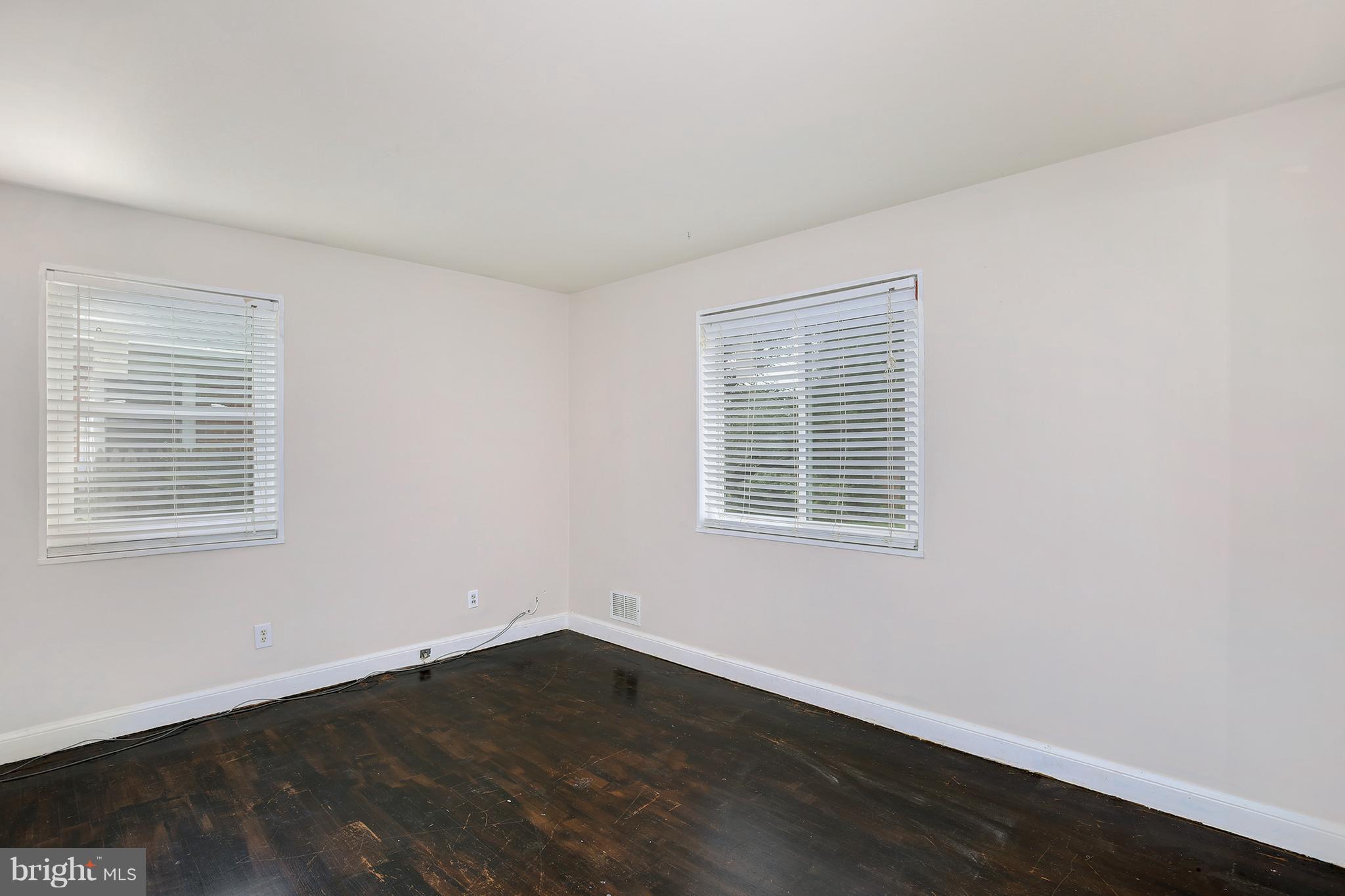 10409 Hemley Lane Silver Spring, MD 20902 - Photo 9 of 21 Living Room