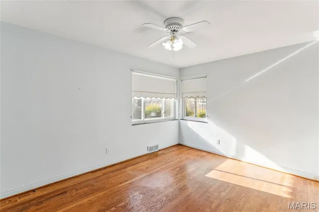 $359,000 | 401 Cannonbury Drive, Webster Groves, MO 63119