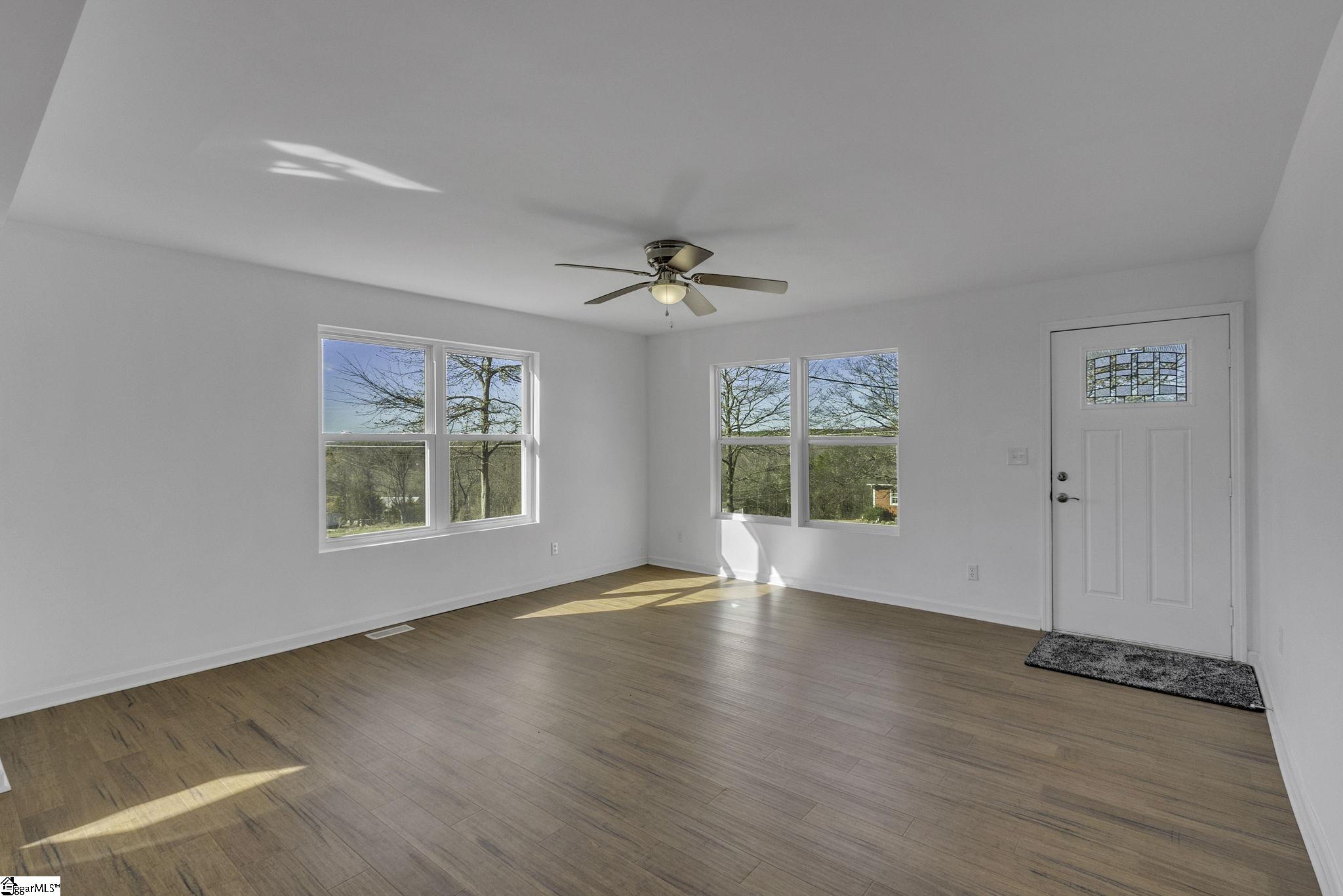 631 Smith Grove Road Easley, SC 29640 - Photo 3 of 25 Gallery Image 3