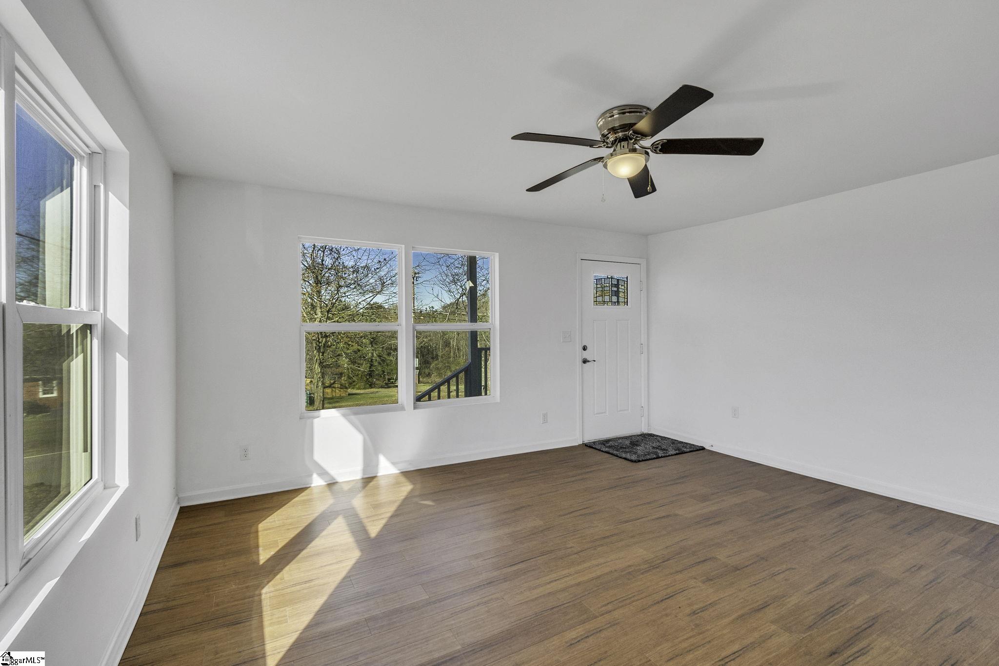 631 Smith Grove Road Easley, SC 29640 - Photo 4 of 25 Gallery Image 4