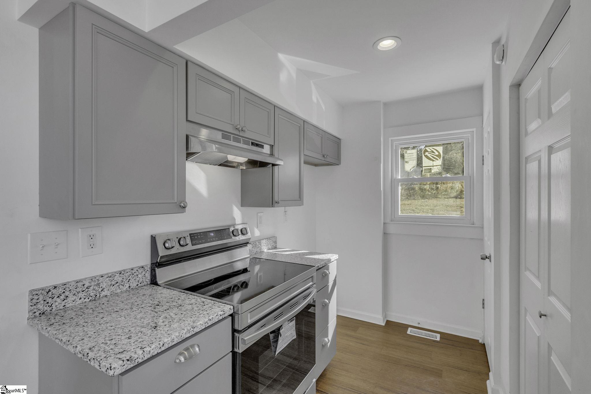 631 Smith Grove Road Easley, SC 29640 - Photo 8 of 25 Gallery Image 8