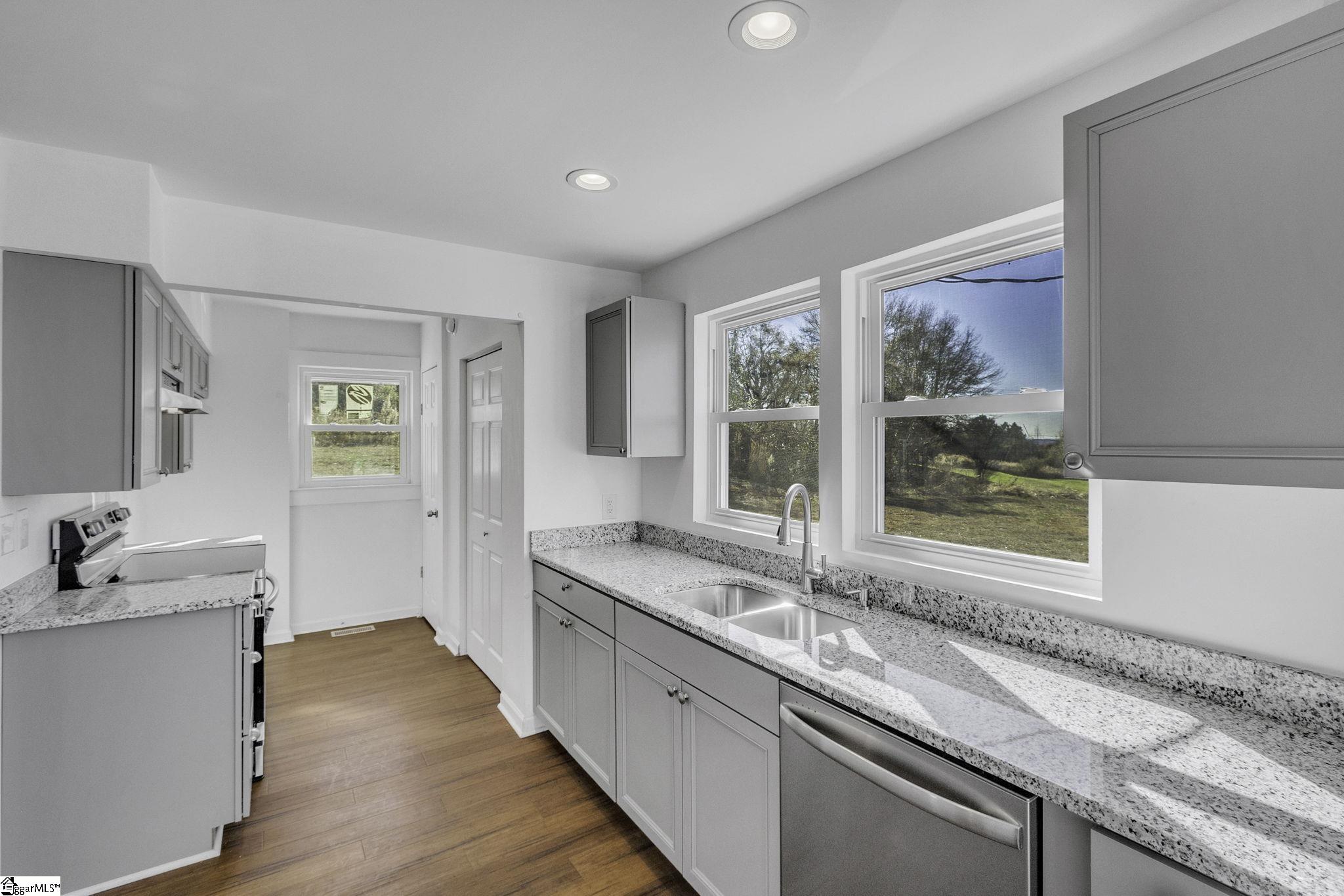 631 Smith Grove Road Easley, SC 29640 - Photo 10 of 25 Gallery Image 10