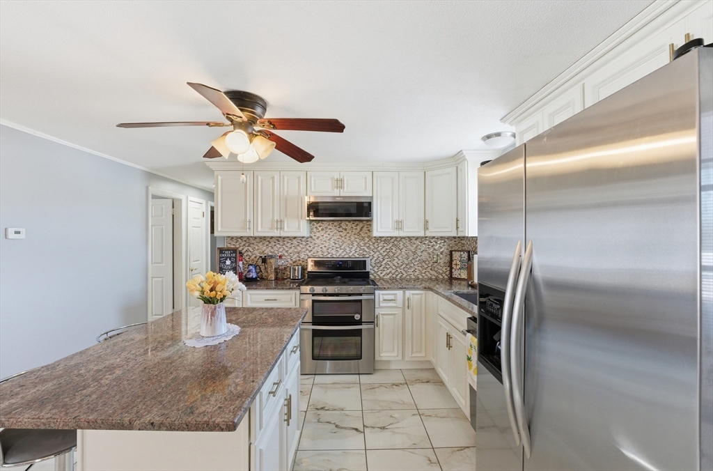 19 Middlesex Avenue Worcester, MA 01604 - Photo 11 of 26