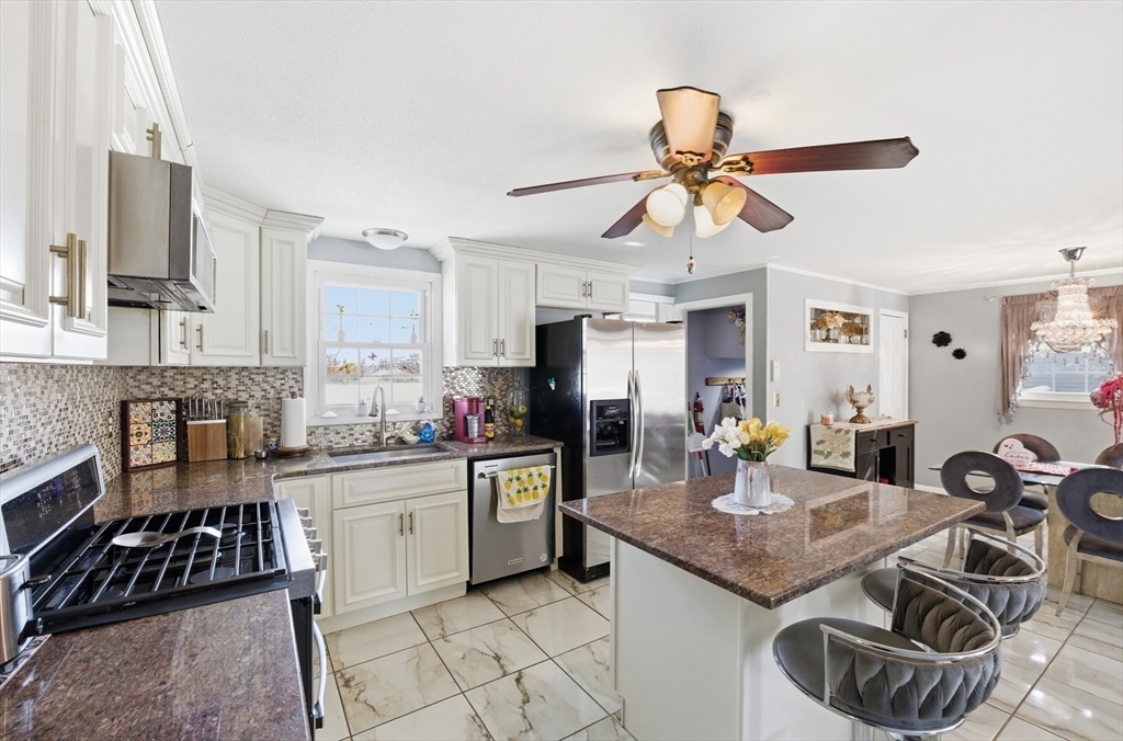 19 Middlesex Avenue Worcester, MA 01604 - Photo 12 of 26