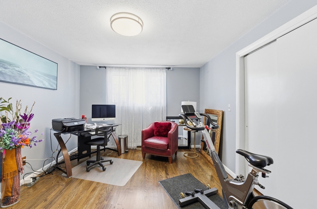 19 Middlesex Avenue Worcester, MA 01604 - Photo 16 of 26