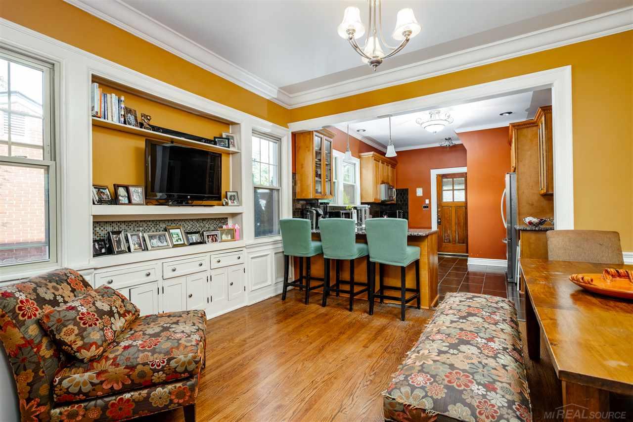 954 Barrington Road Grosse Pointe, MI 48230 - Photo 14 of 44 50026672-13.JPG