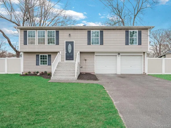 $739,999 | 45 Magnolia Drive, Selden, NY 11784