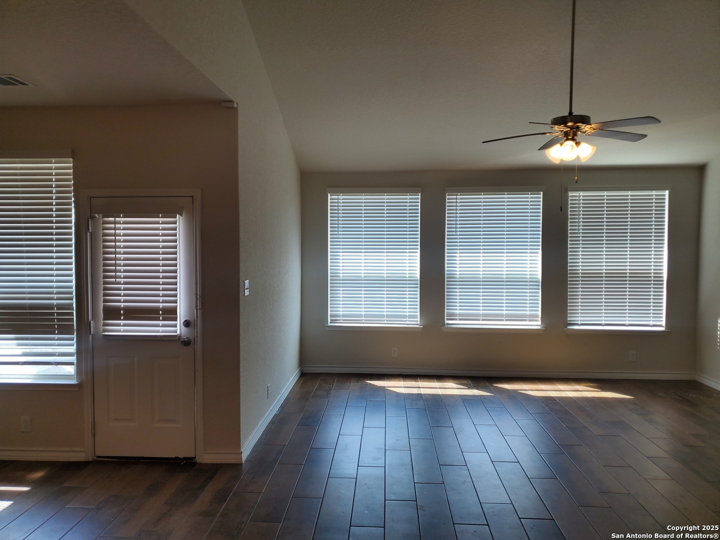 567 Lilac Cibolo, TX 78108 - Photo 5 of 20