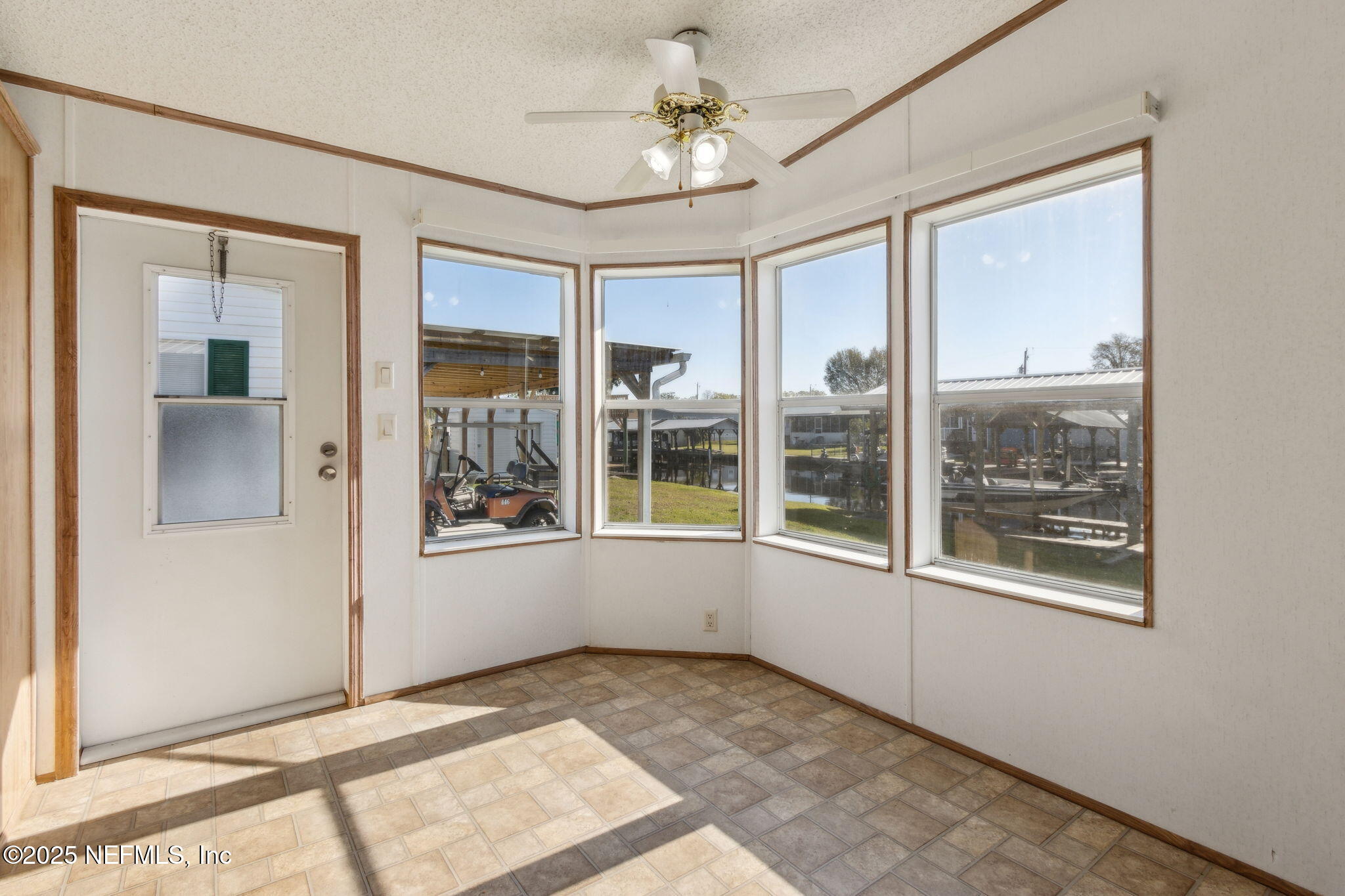118 Paradise Drive Welaka, FL 32193 - Photo 17 of 43 18-118 Paradise Dr (9 of 38)