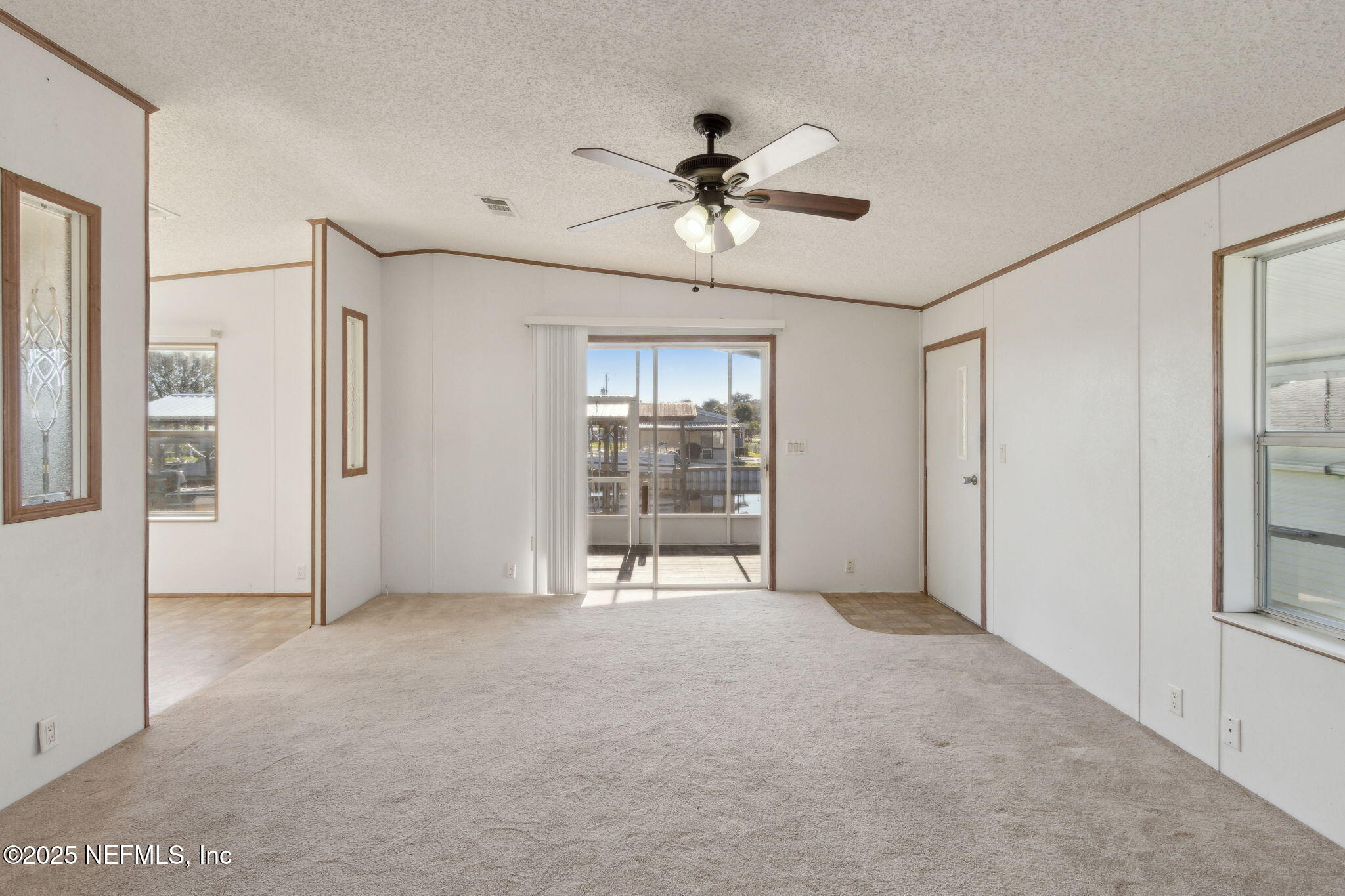 118 Paradise Drive Welaka, FL 32193 - Photo 6 of 43 11-118 Paradise Dr (2 of 38)