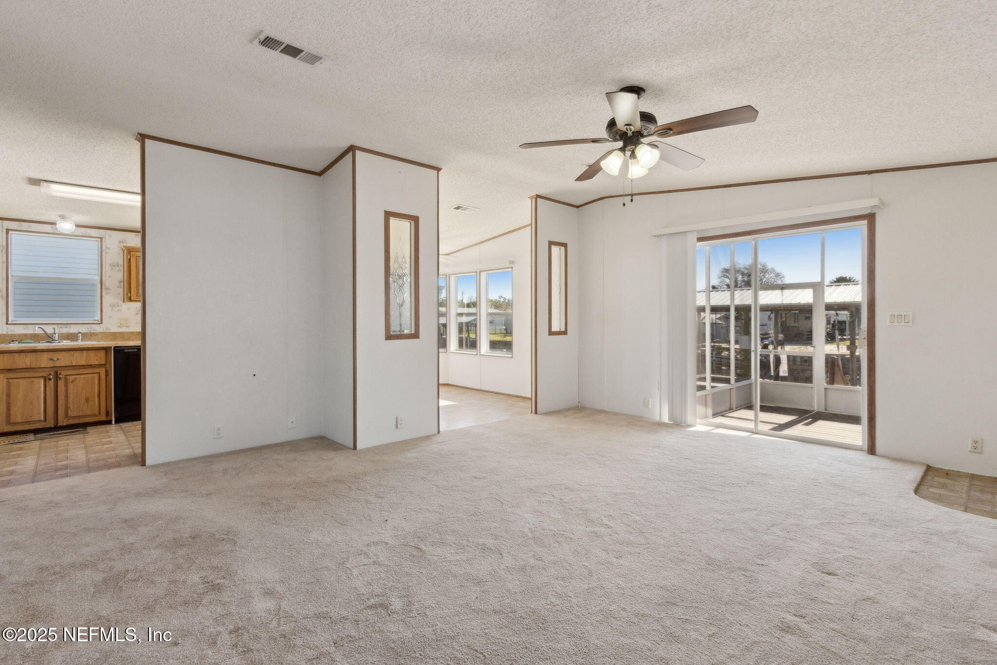 118 Paradise Drive Welaka, FL 32193 - Photo 10 of 43 15-118 Paradise Dr (6 of 38)