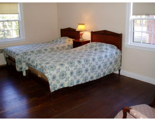 10 Asheville Road Brookline, MA 02467 - Photo 11 of 15 Gallery Image 11