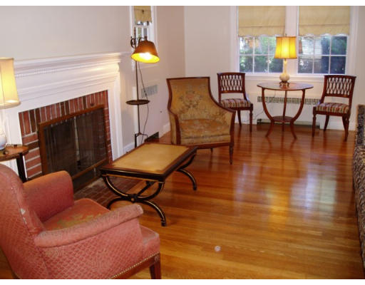 10 Asheville Road Brookline, MA 02467 - Photo 4 of 15 Gallery Image 4