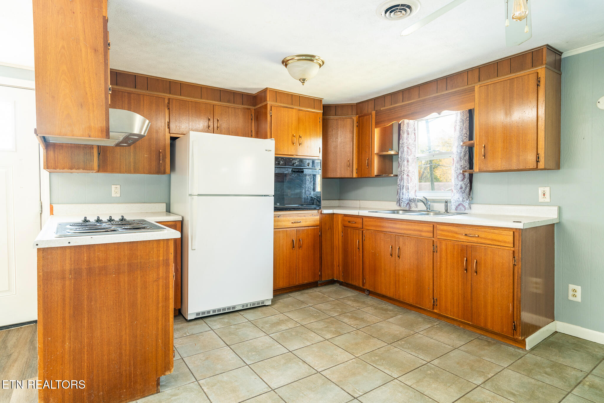 4516 Plummer Road Northeast Knoxville, TN 37918 - Photo 7 of 25 untitled-7