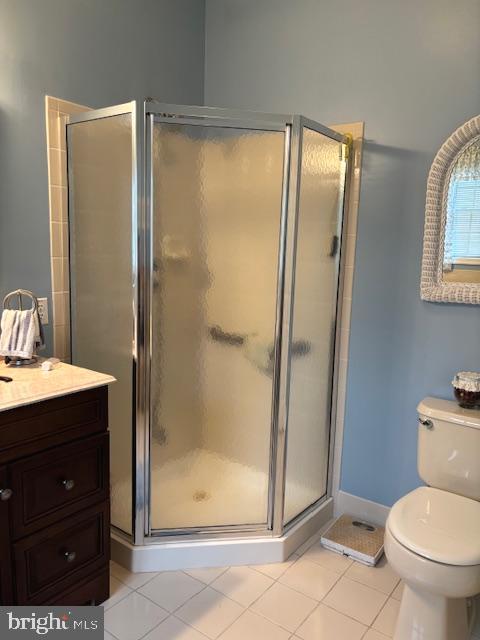 51 Country Lane Columbus, NJ 08022 - Photo 19 of 31 a bathroom with a shower a toilet and a sink