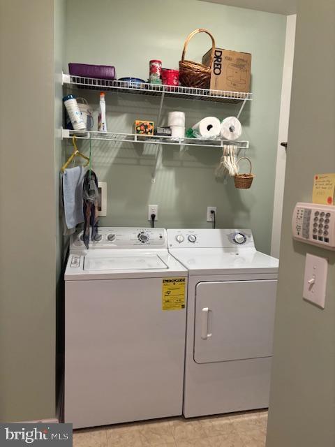 51 Country Lane Columbus, NJ 08022 - Photo 27 of 31 a utility room with dryer and washer