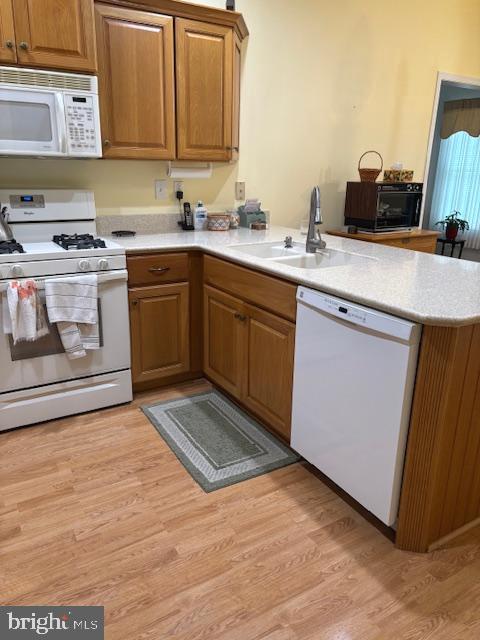 51 Country Lane Columbus, NJ 08022 - Photo 3 of 31 a kitchen with a sink stove and cabinets