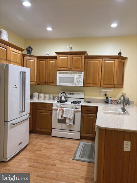 51 Country Lane Columbus, NJ 08022 - Photo 4 of 31 a kitchen with a refrigerator stove top oven and sink