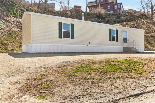 $1,700 | 56 South Court Street, Unit 2, Haverhill, NH 03785