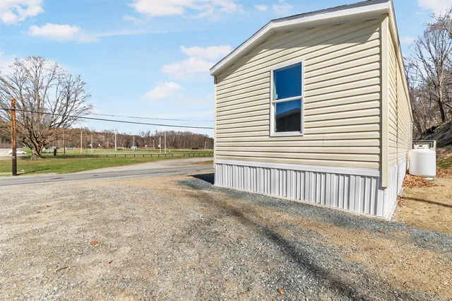 $1,700 | 56 South Court Street, Unit 2, Haverhill, NH 03785