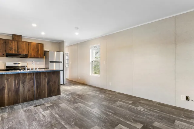 $1,700 | 56 South Court Street, Unit 2, Haverhill, NH 03785