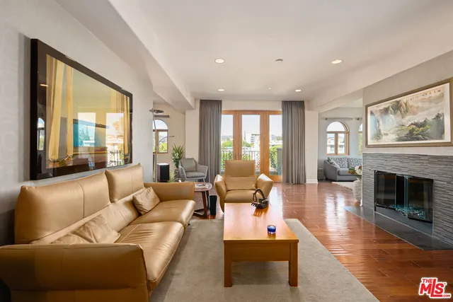 $1,555,000 | 12026 Rhode Island Avenue, Los Angeles, CA 90025