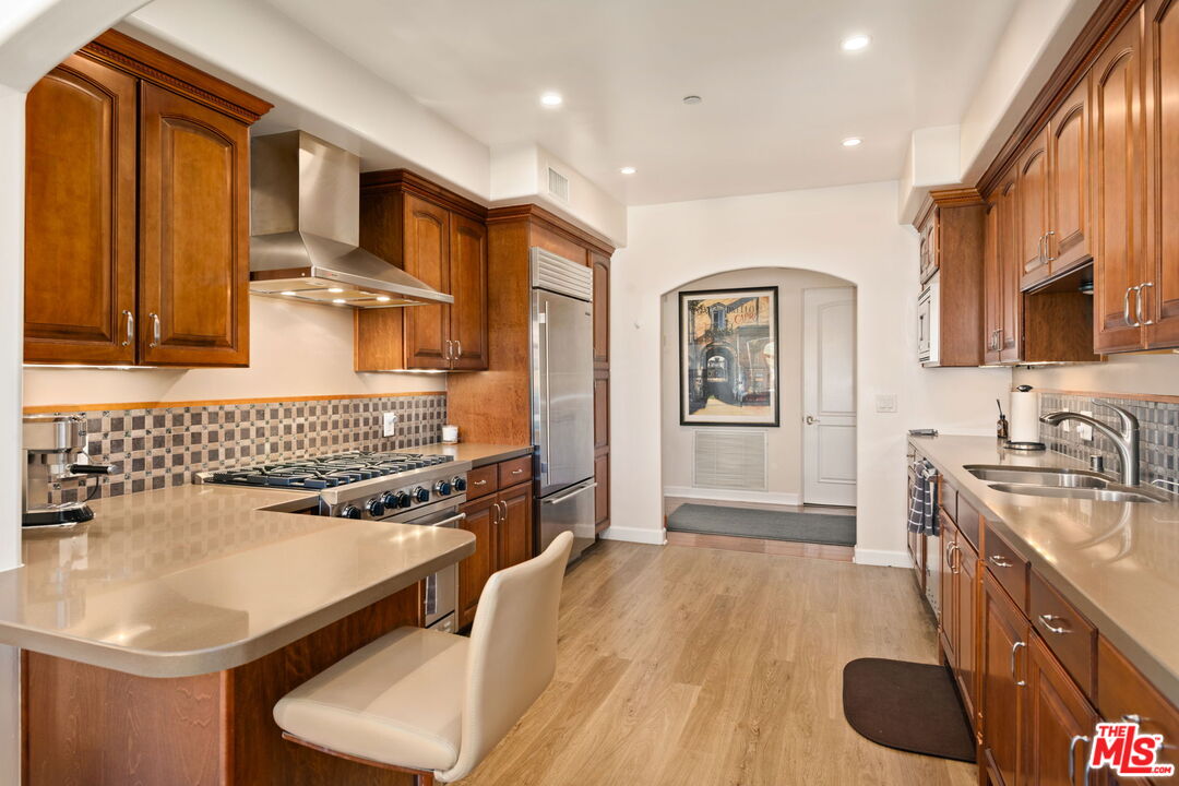 12026 Rhode Island Avenue Los Angeles, CA 90025 - Photo 13 of 28