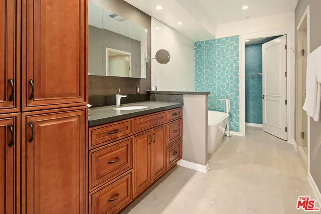 $1,555,000 | 12026 Rhode Island Avenue, Los Angeles, CA 90025