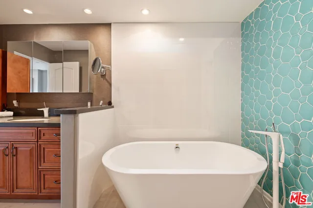 $1,555,000 | 12026 Rhode Island Avenue, Los Angeles, CA 90025